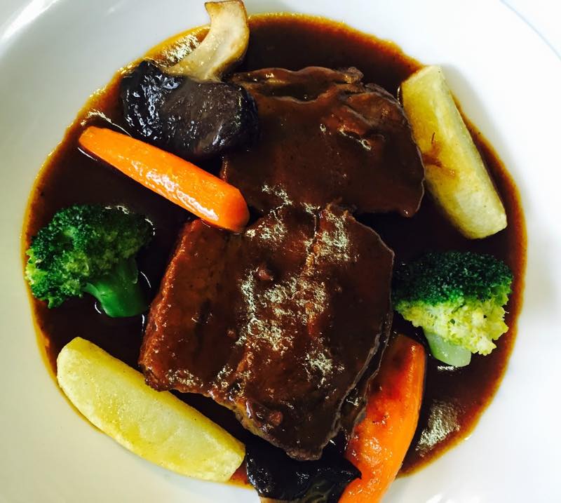 村シェフ, 村越洋一, プロフィール